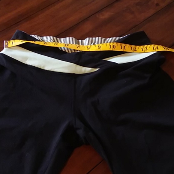Lululemon capris - Picture 1 of 8
